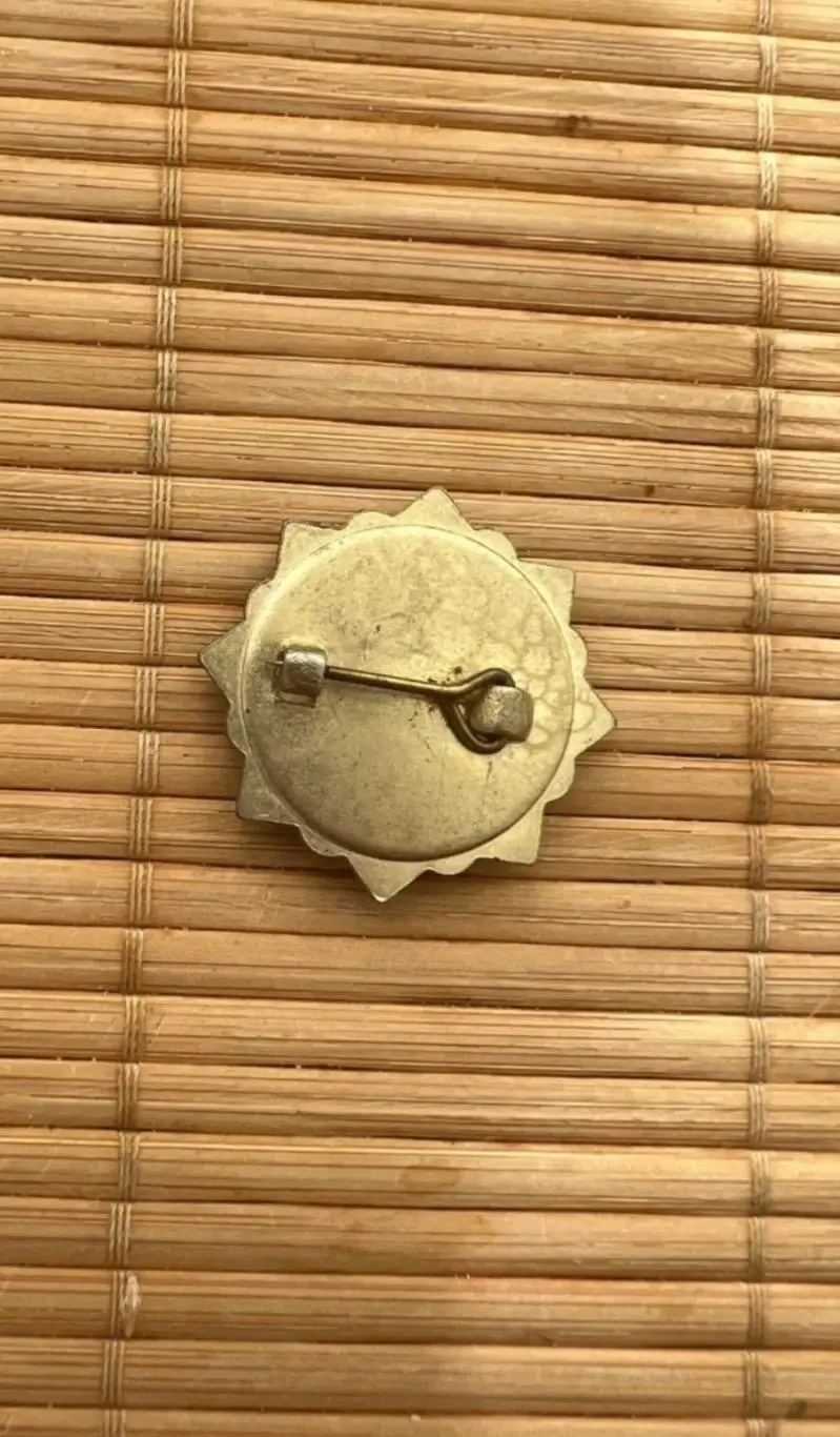 Знак значок Гленторан Северная Ирландия 1988 1