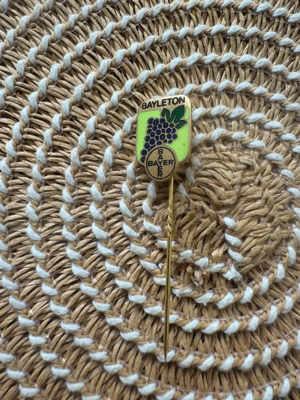 Значок знак Концерн Байер