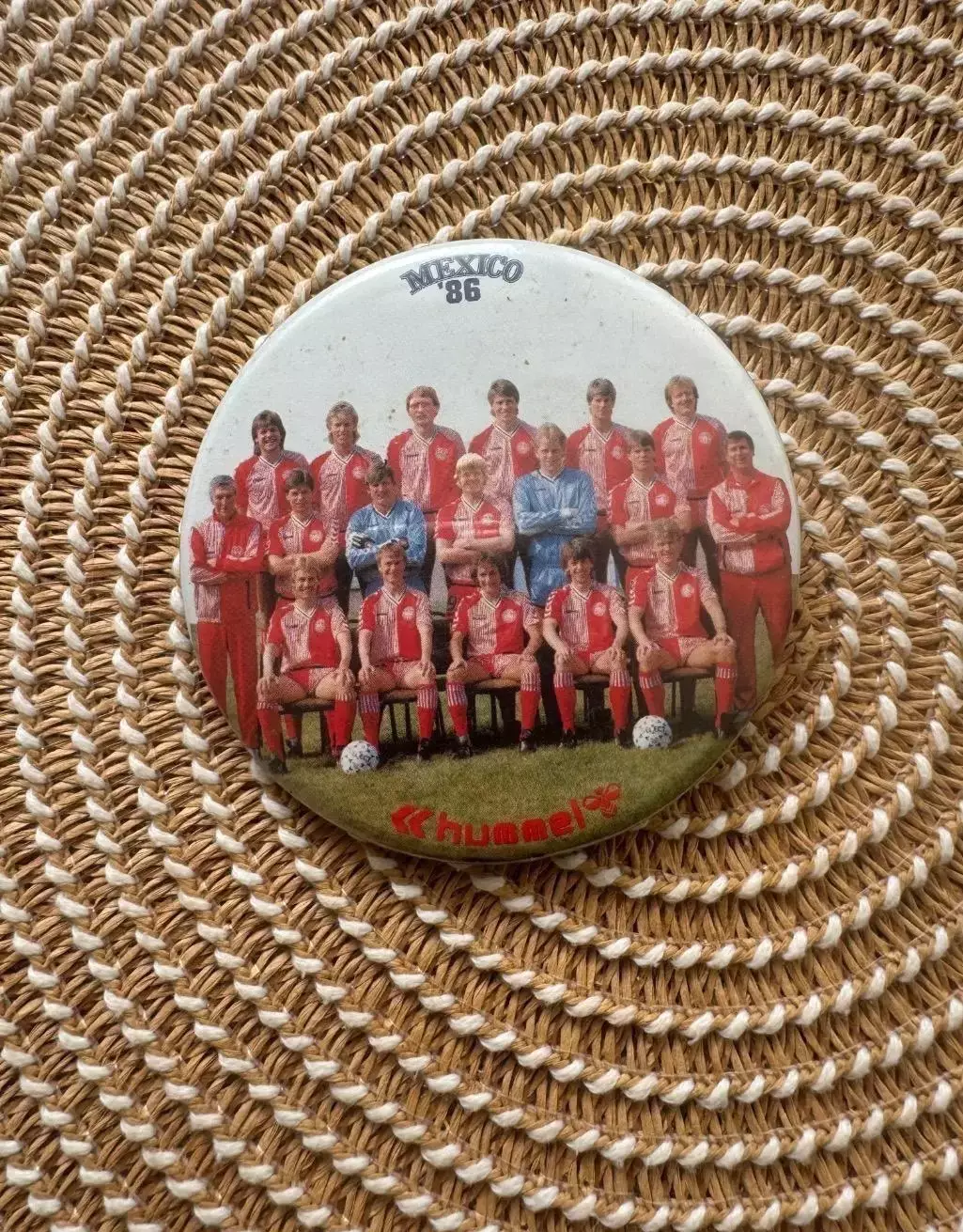 Знак значок Дания сборная команда. Чемпионат мира 1986 Мексика