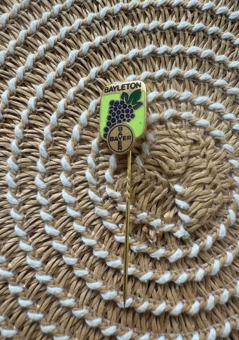 Значок знак Концерн Байер