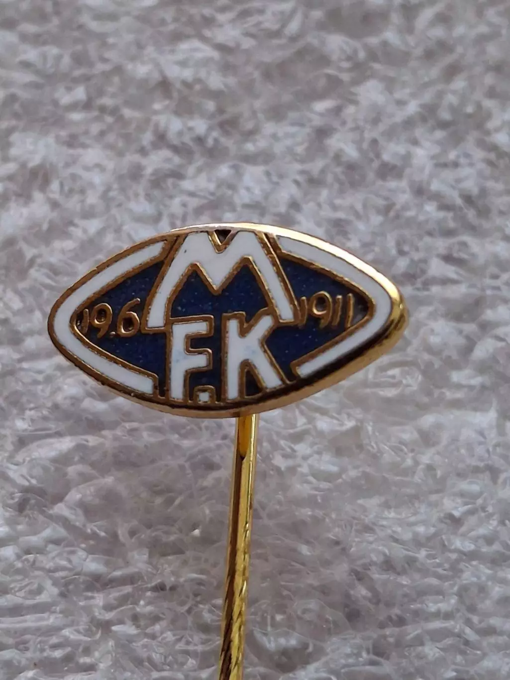 Мольде ФК Норвегия Molde FK Norway football enamel badge long needle эмал