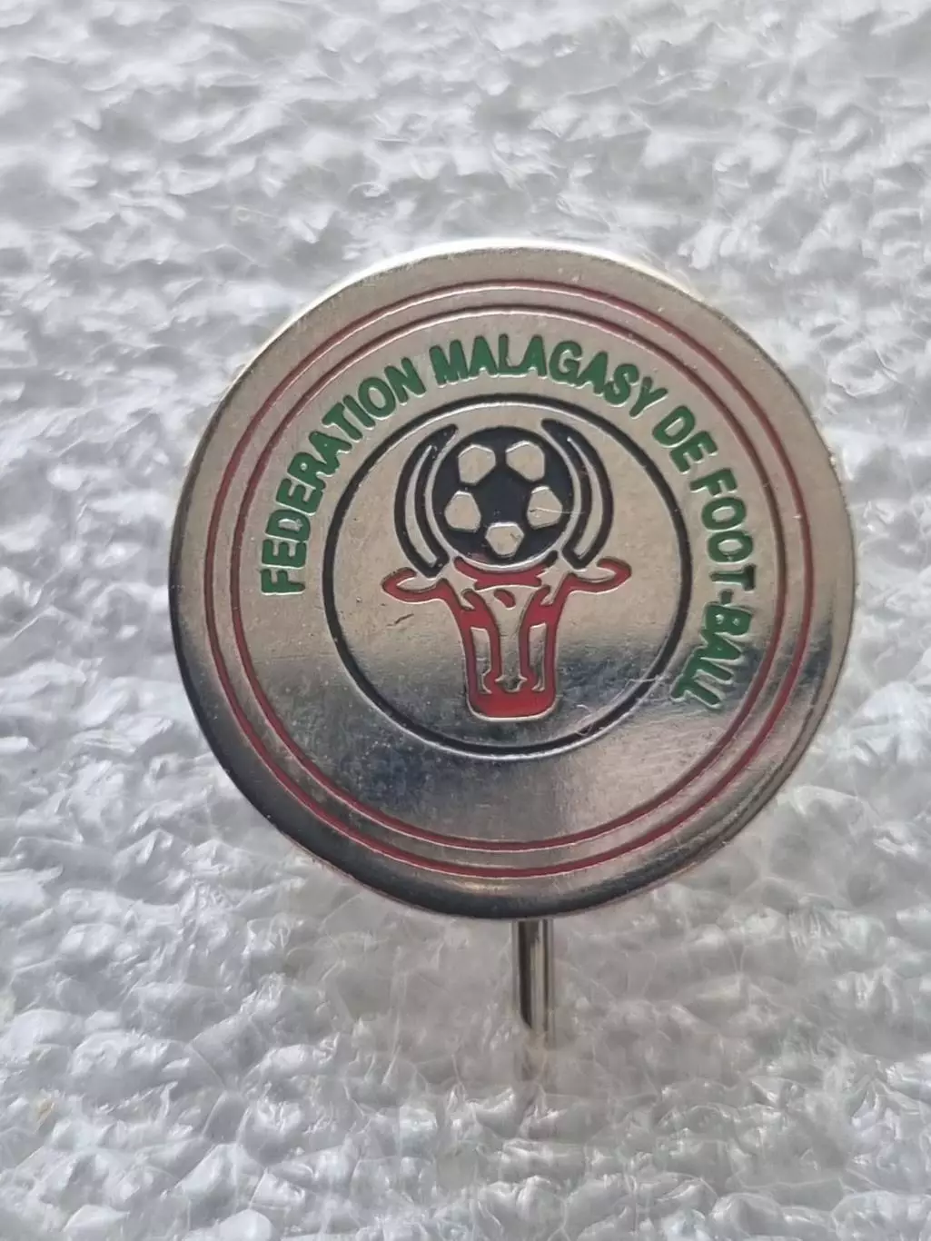 Федерация футбола Мадагаскар Madagascar football federation enamel pin эмаль 3