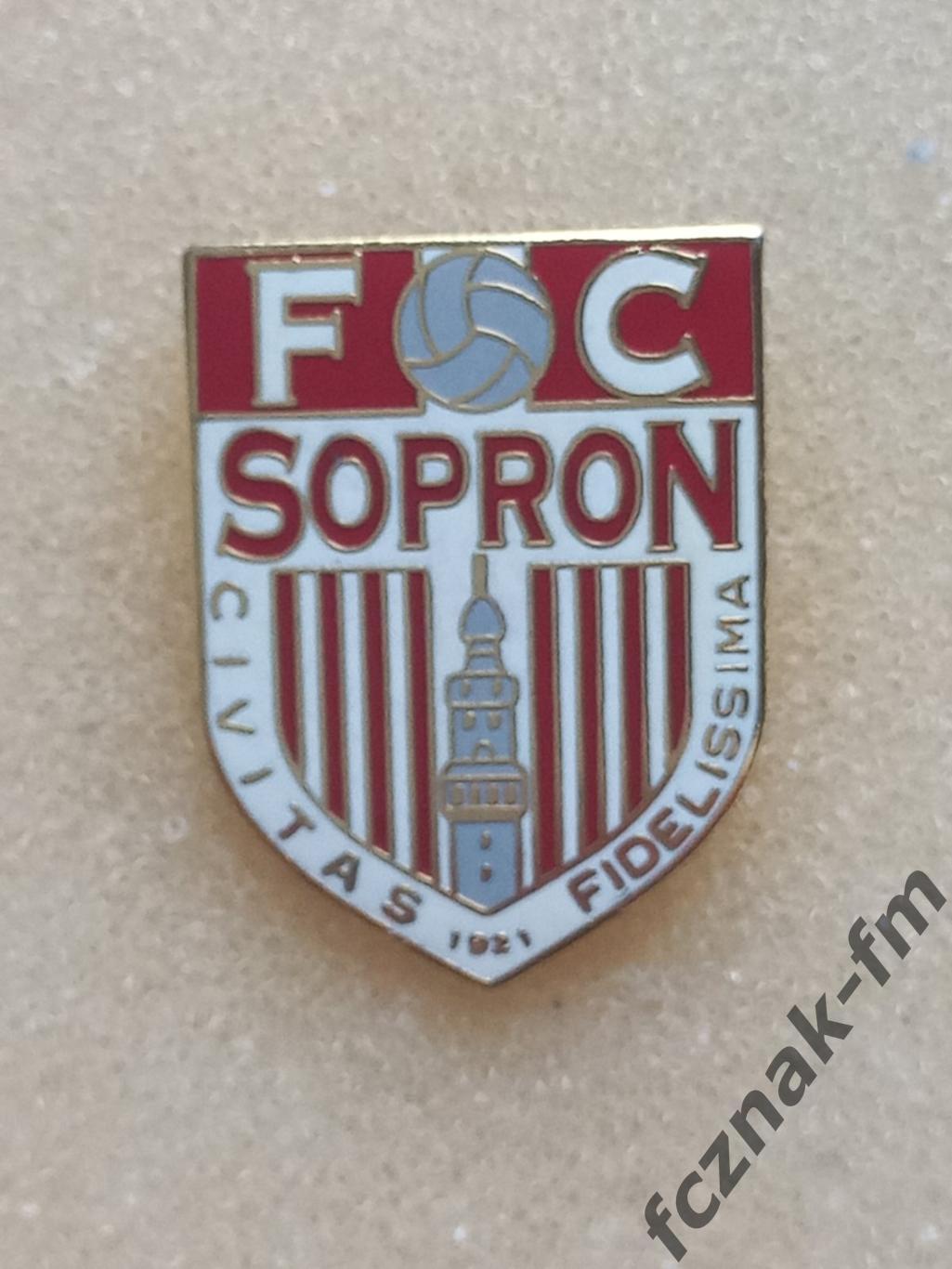 ФК Шопрон Венгрия FC Sopron Hungary старый знак эмаль отличный