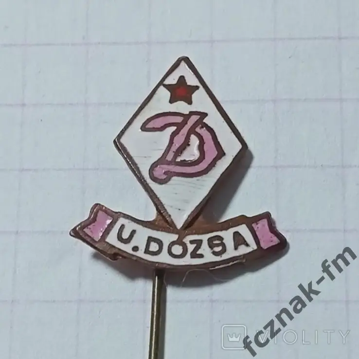 Дожа Уйпешт ФК старый оригинал родной знак игла высшая лига эмаль 2