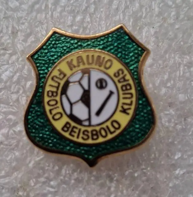 Каунас Литва футбол бейсбол баскетбол старый редкий знак тяжелый эмаль