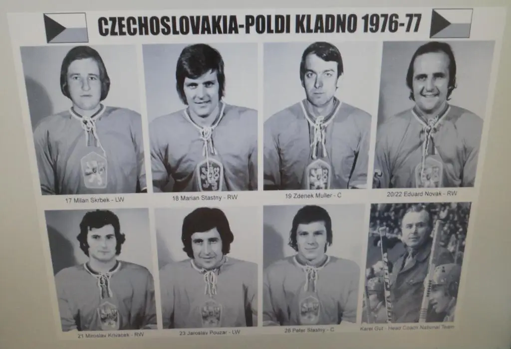 Хоккей Сборная ЧССР vs клубы ВХА (Канады, США) 1976-77. Лот из 6 фото 2
