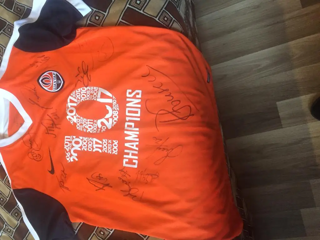 Эксклюзивная футболка «Шахтер» Донецк! В честь 10-го чемпионства в Украине