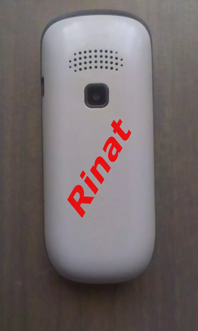Мобильный телефон Fly TS90 3 SIM карты (с новым аккумулятором) 1