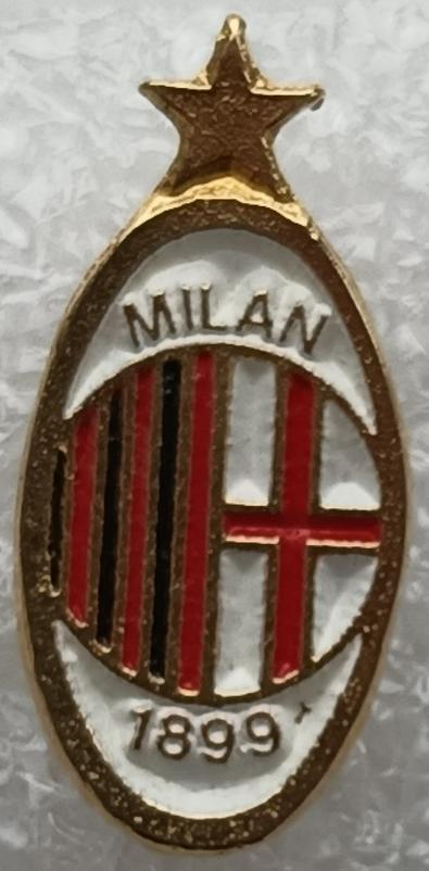 Логотип Милана со звездой