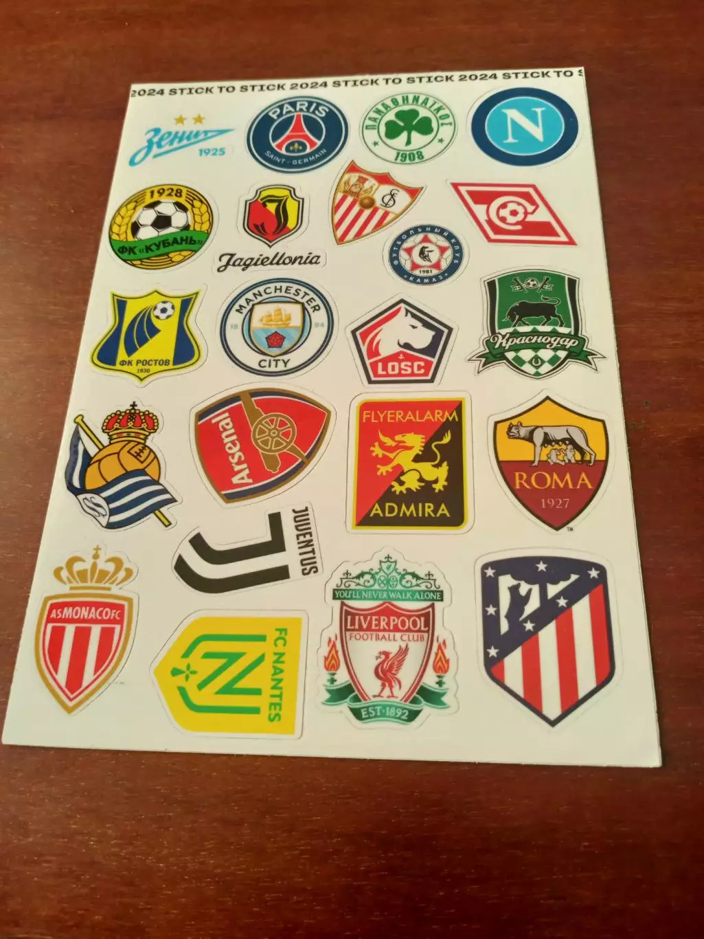 22 наклейки футбольных клубов!
