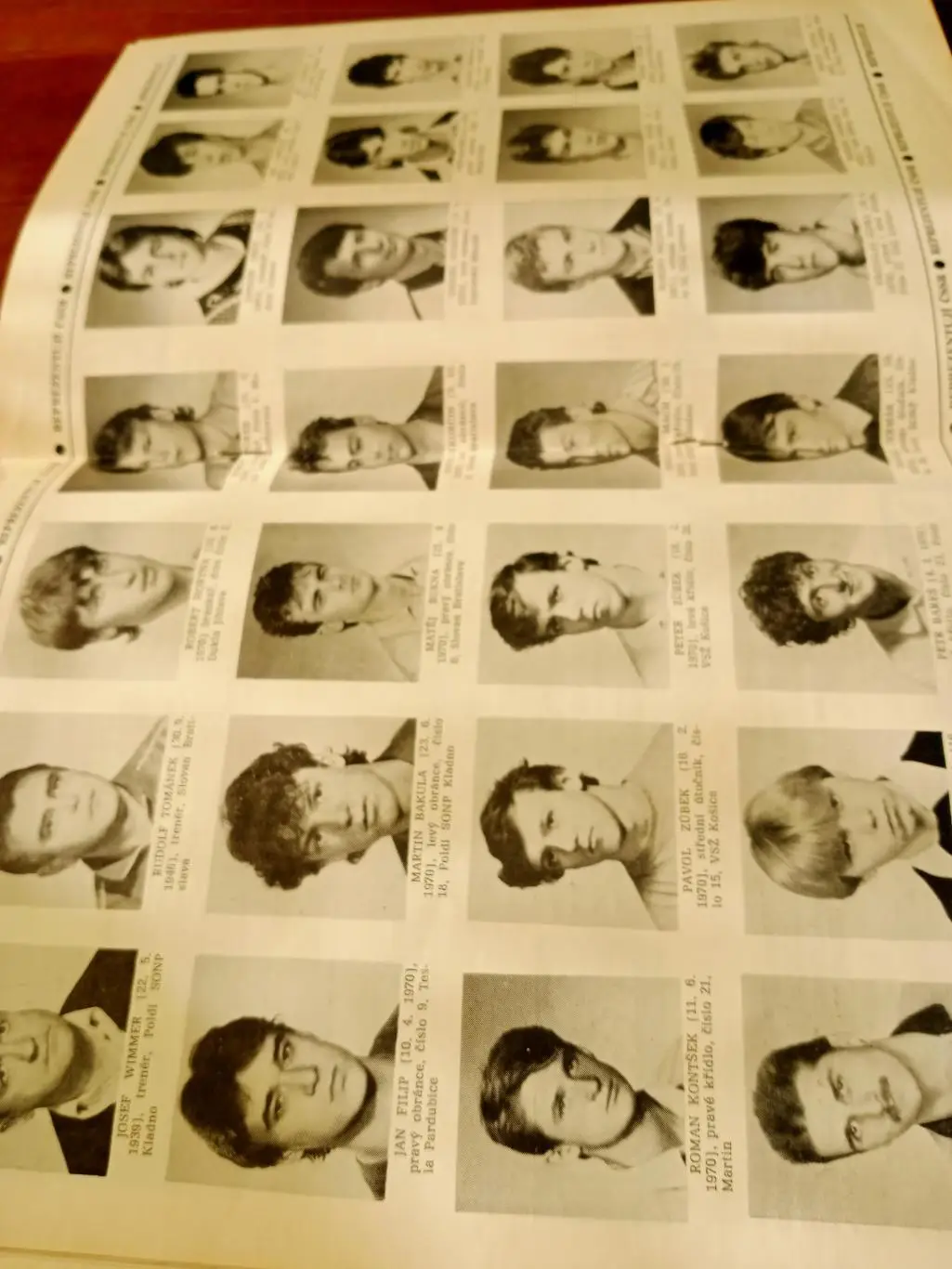 Юниорский чемпионат Европы по хоккею. 9 - 17 апреля 1988 год. Издано в ЧССР 1