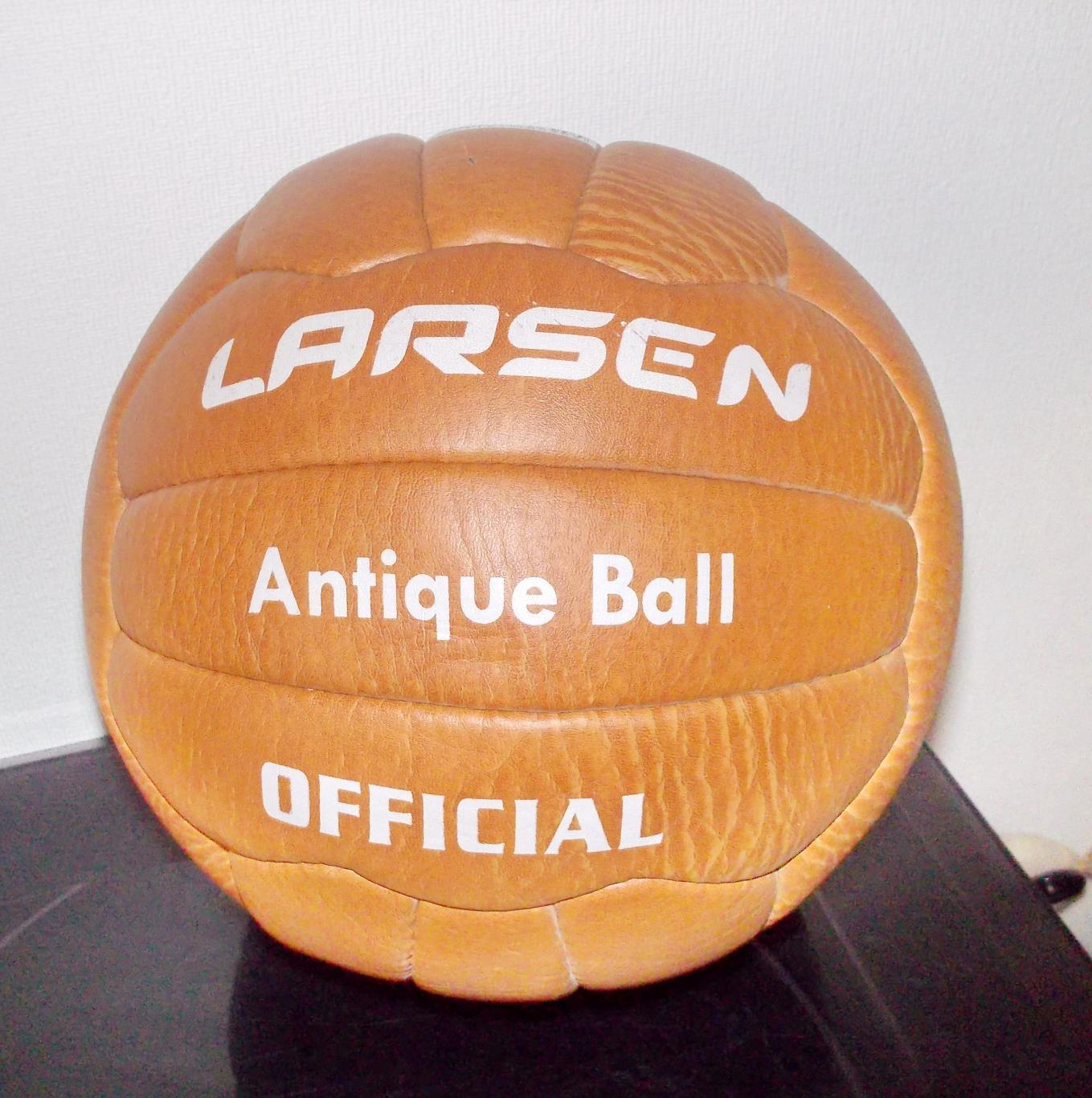 Футбольный раритетный мяч. Made in Pakistan.