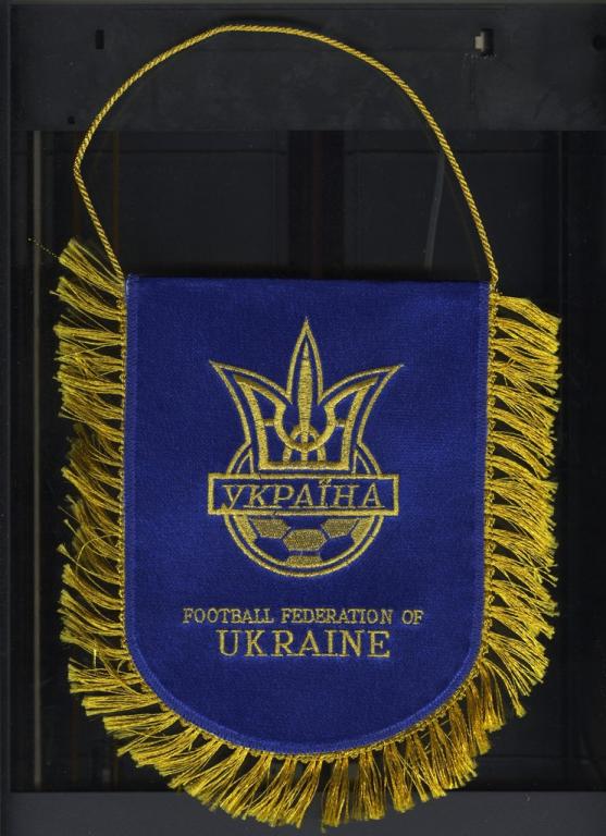 фирменные вымпела ФФ Украины (разные виды и размеры)