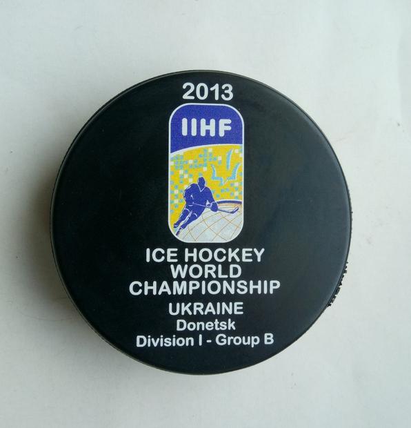 Хоккей - Официальная игровая шайба IIHF ЧМ 2013 I див.,гр.B Донецк, Украина
