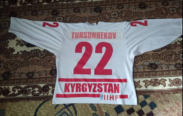 Официальный игровой свитер сборной Кыргызстана 3