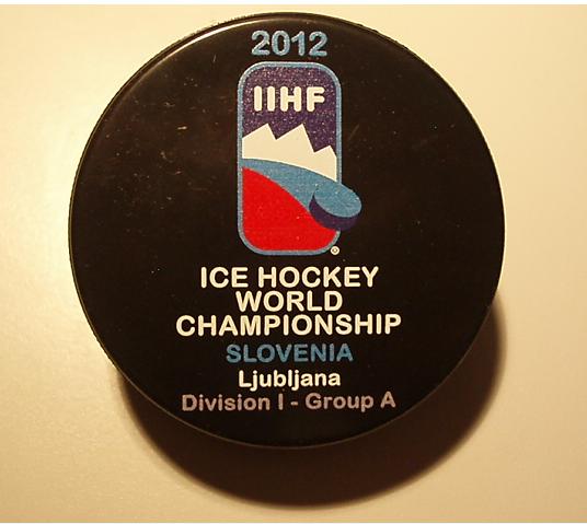 Хоккей - Официальная игровая шайба IIHF ЧМ 2012 див. I группа А Словения, Люблян
