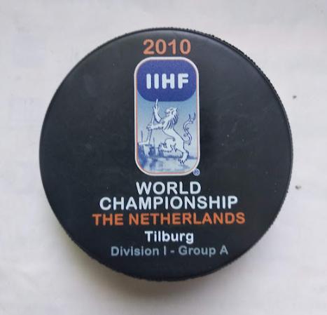Хоккей - официальная игровая шайба IIHF ЧМ 2010 див.I группа А Нидерланды.