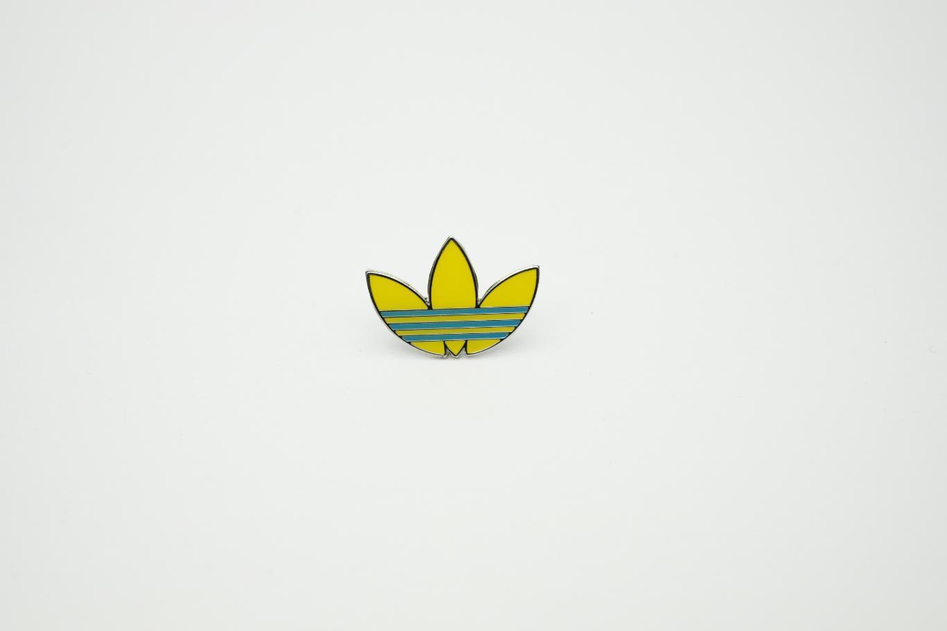 Значок компании Adidas (12 вид)