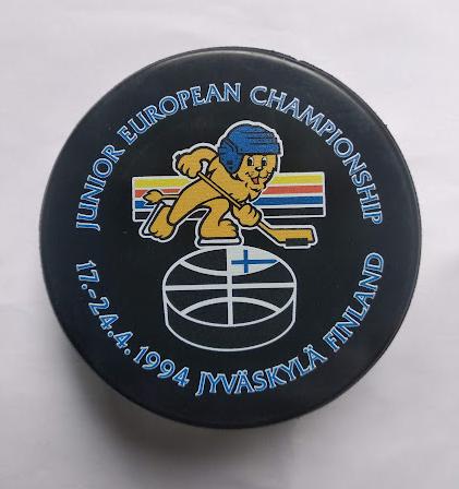 Хоккей - официальная сувенирная шайба турнира ЧЕ 1994 U18 дивизион А Финляндия