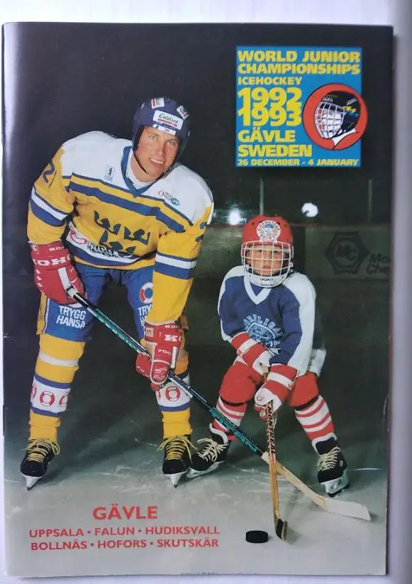 Хоккей официальная программа - Чемпионат Мира 1993 U20 Швеция /уч. сб. России/.