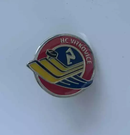 Официальный клубный значок ХК Витковице Острава Чехия.