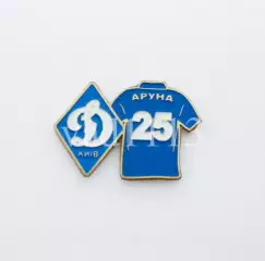 серия значков игроки ФК Динамо Киев Украина - № 25. Лукман Аруна