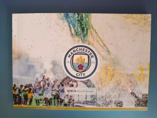 Официальный ежегодник Манчестер Сити Англия 2018/2019