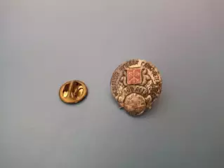 Индивидуальный знак/значок.100 лет.Федерация футбола Санкт-Петербург Россия 2000