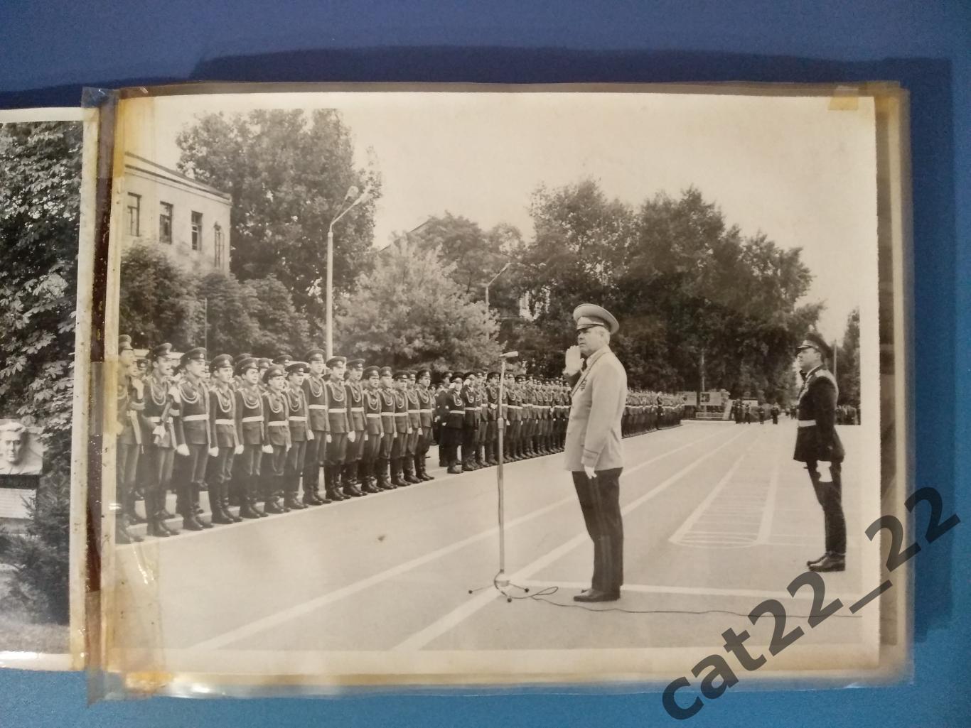 Личный архив Олега Блохина. Альбом с фотографиями. Подарок от военных курсантов 1