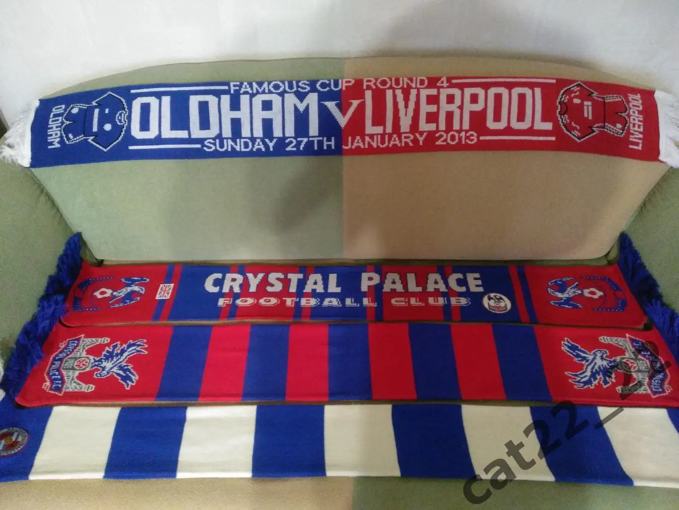 Лот № 80. Шарф футбольный.Олдхэм Алтелетик,Ливерпуль,Кристал Пэлас,Рединг Англия