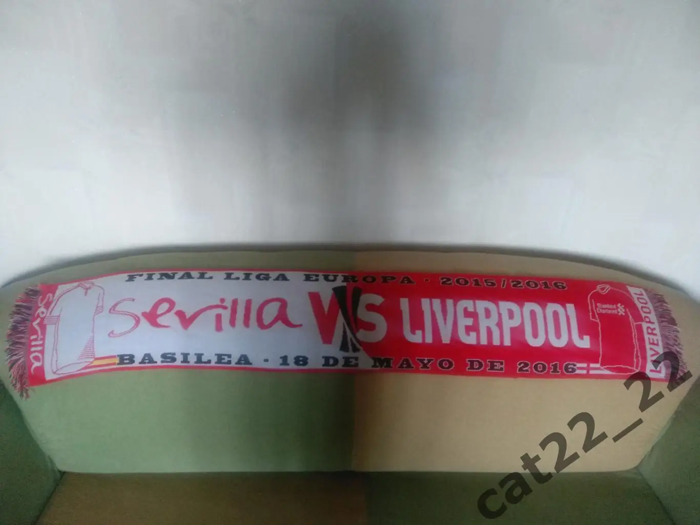 Лот № 86.Шарф футбольный.Финал.Лига Европы.Севилья Испания-Ливерпуль Англия 2016