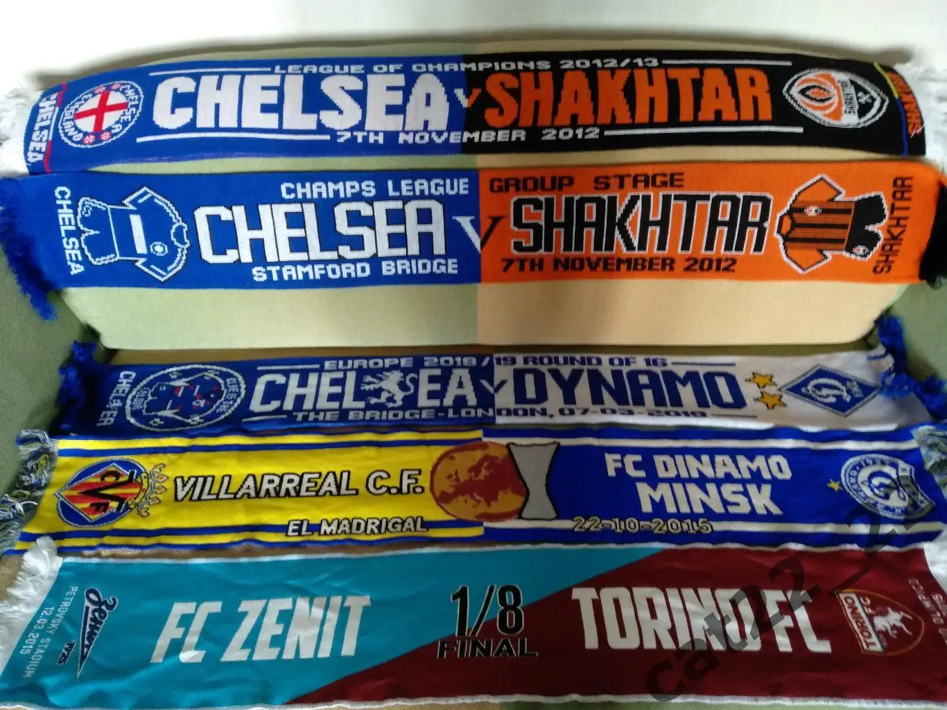Лот № 88. Шарф футбольный. Челси Лондон Англия - Шахтер Донецк Украина 2012/2013