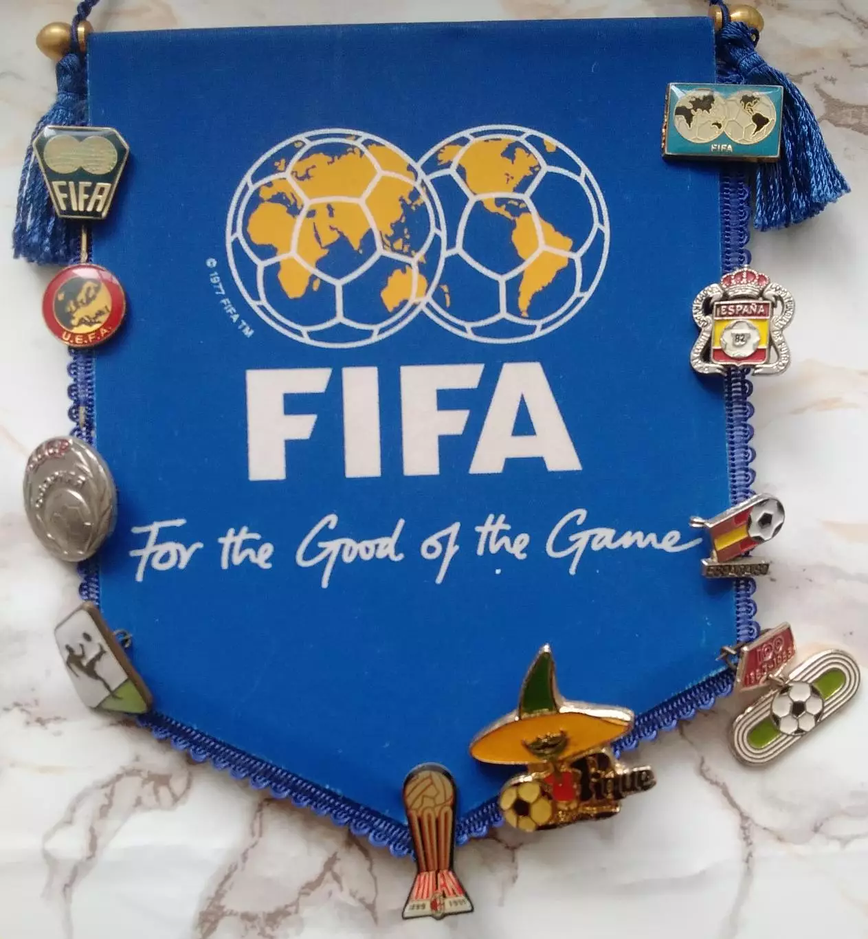 футбол.значки одним лотом