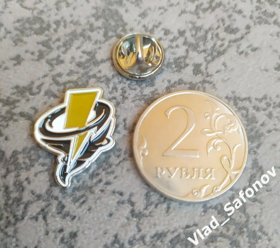 Значок. МХК Тайфун(Владивосток). Эмблема.