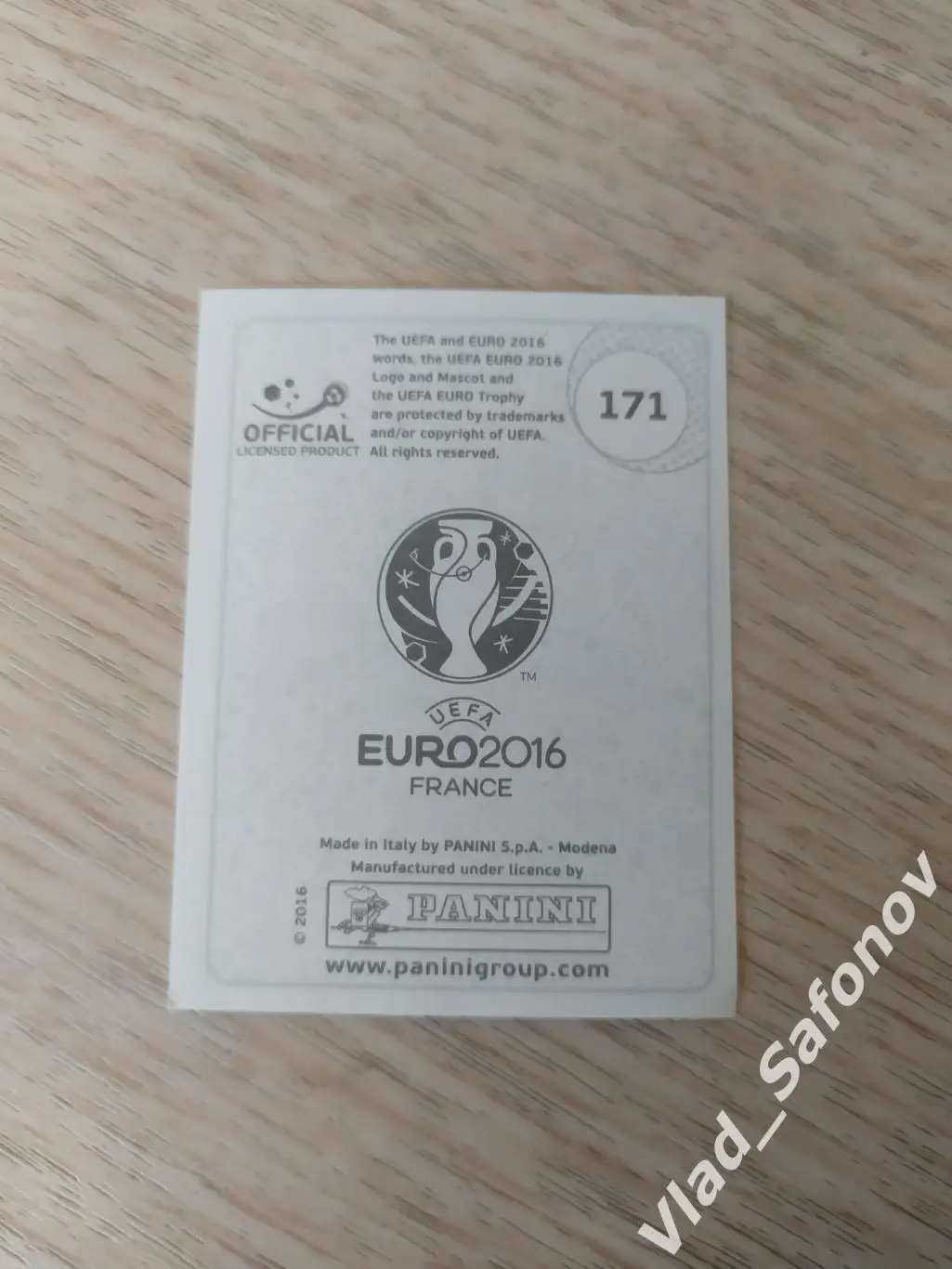 Наклейка Panini. Алан Дзагоев(Россия). Евро 2016. 1