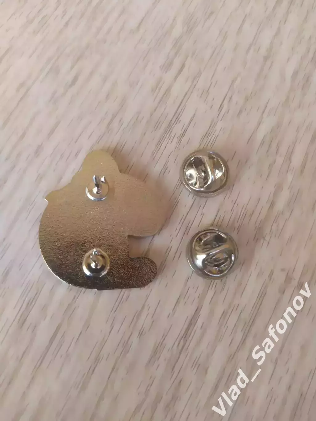 Значок. Динамо(Владивосток). Новинка 2025. Год красной лошади 2026. 1