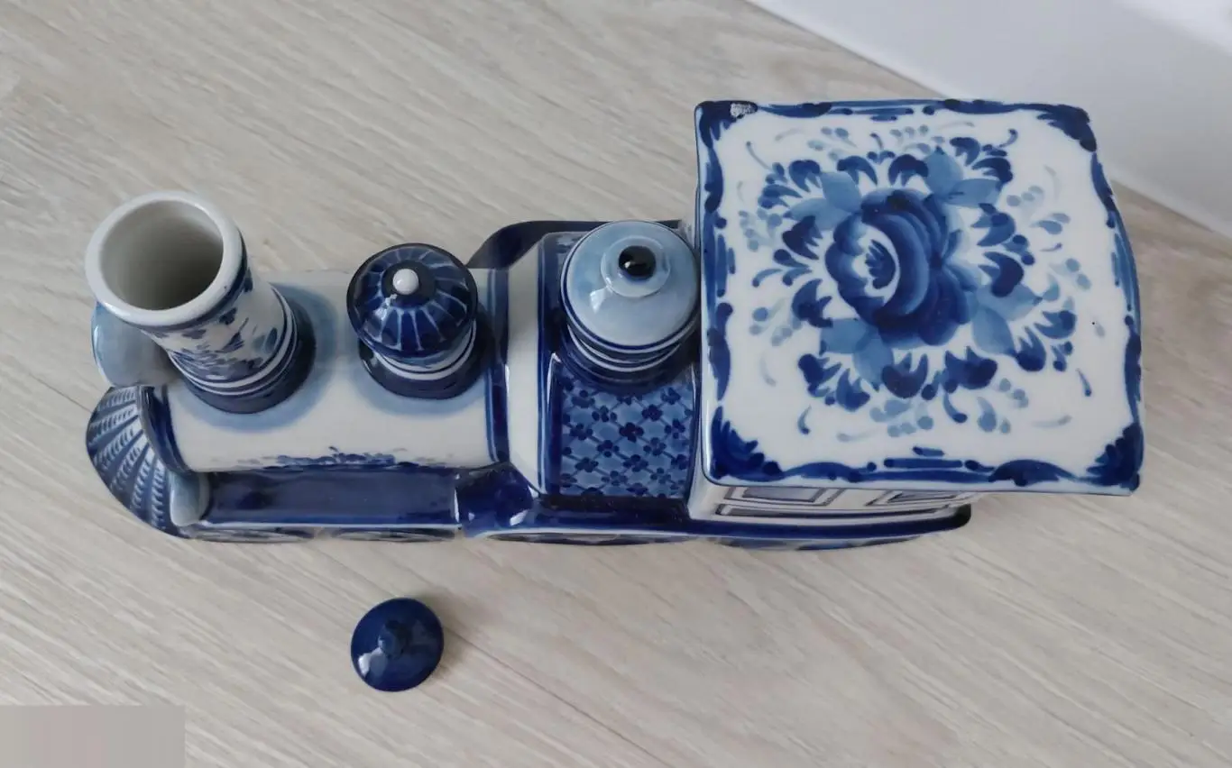 Статуэтка, Паровоз, Керамика, Бутылка, Гжель 0.5-0.7 приблизительный объем ЖД Же 3