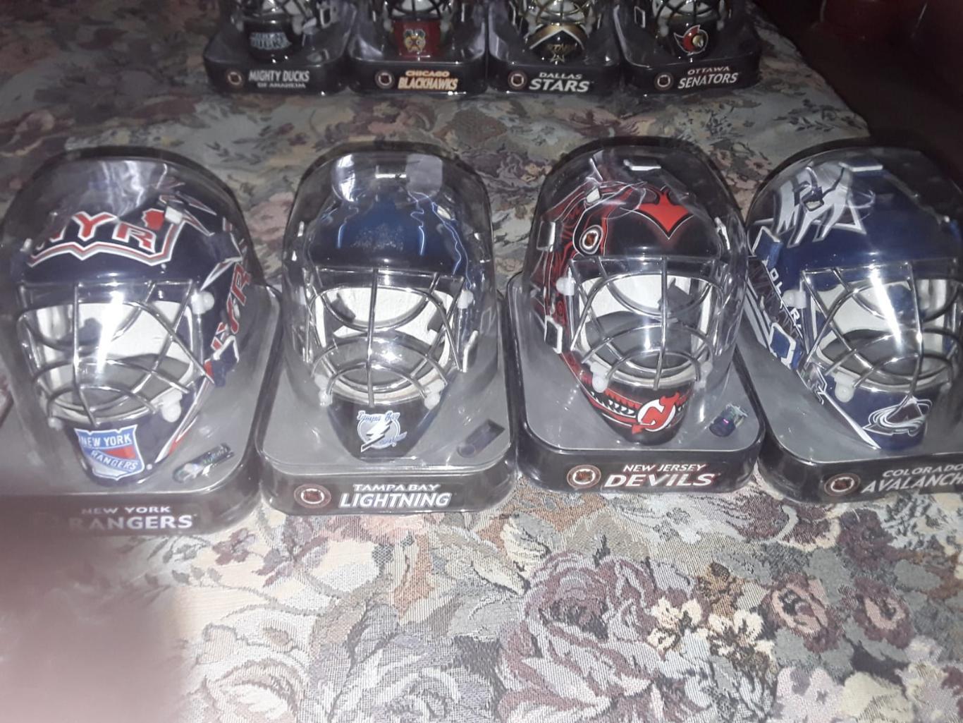 Сувенирные мини шлемы НХЛ (NHL) 2