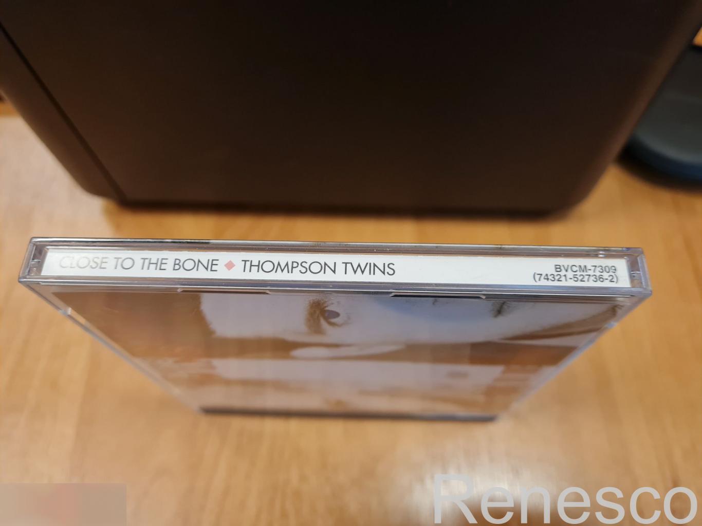 Thompson Twins ?– Close To The Bone (Japan) (1997) 3