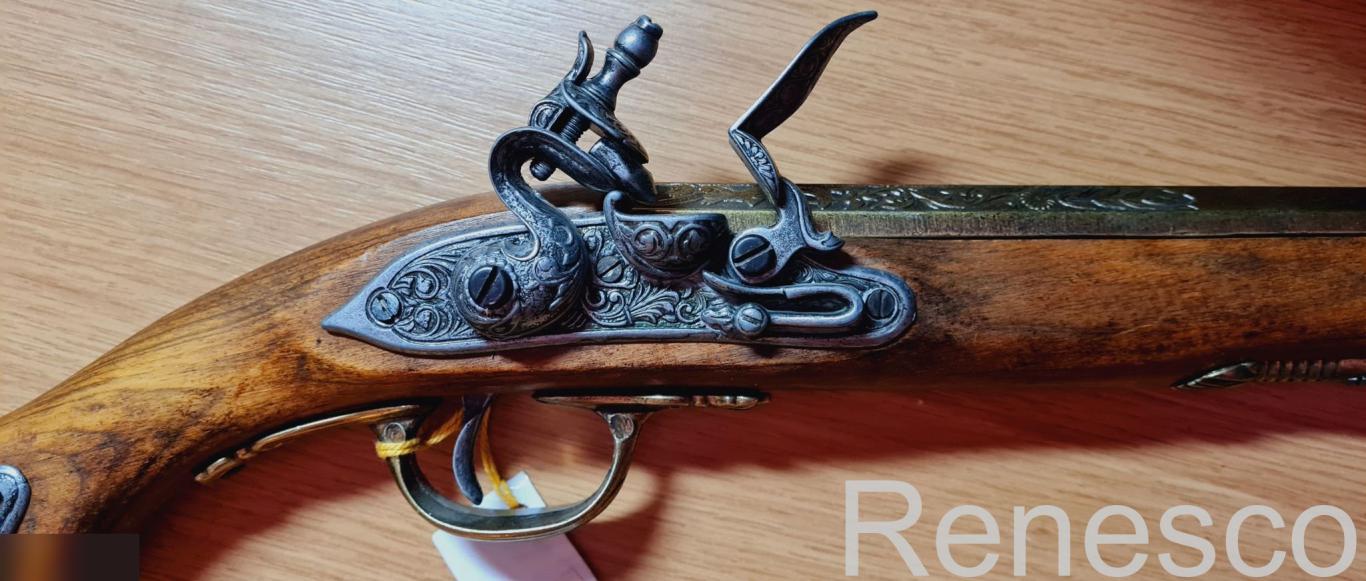 Пистолет кремниевый XVIII век. Богемия. Denix 2000 год 3