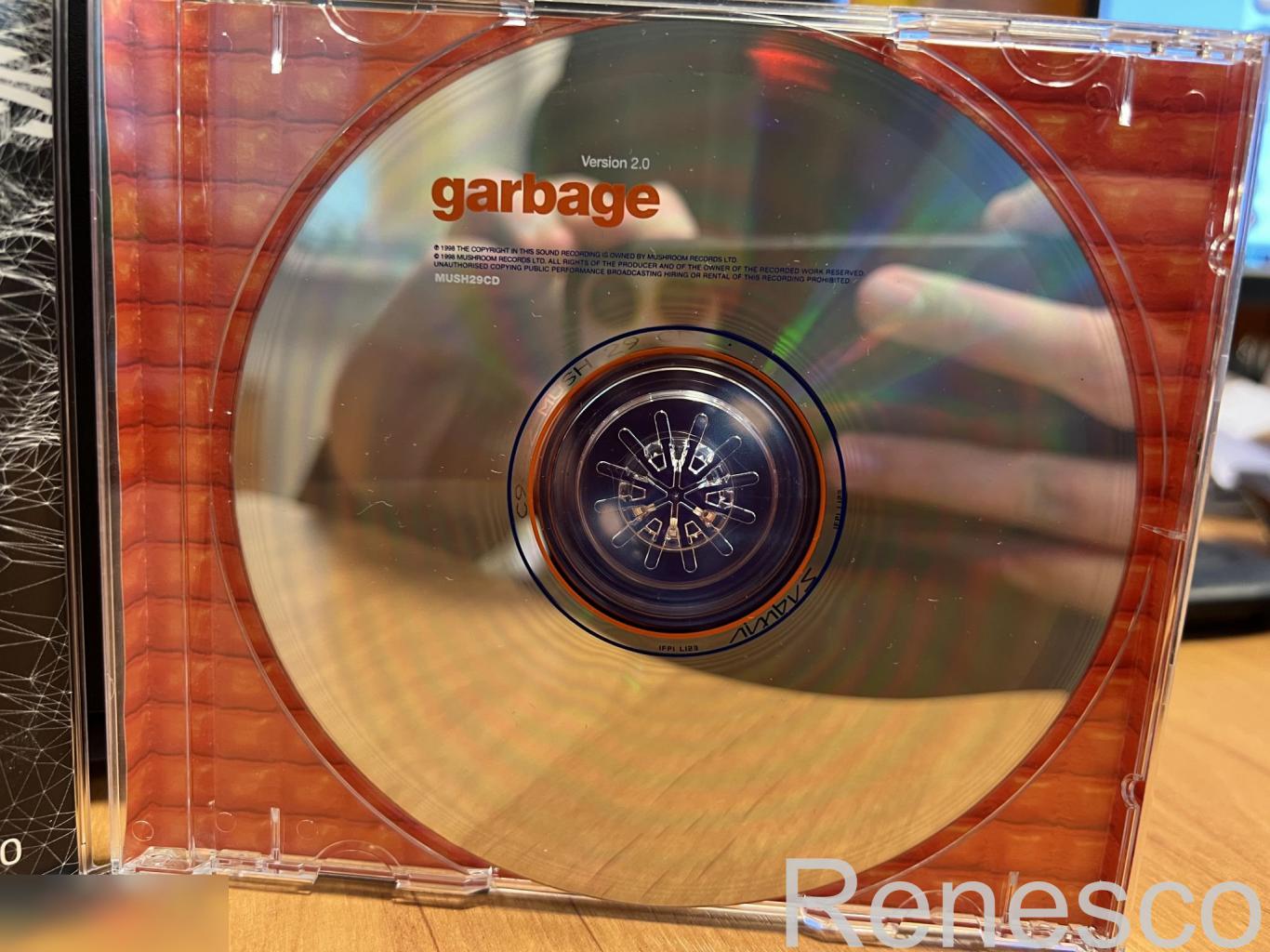 Garbage – Version 2.0 (UK) (1998) 3