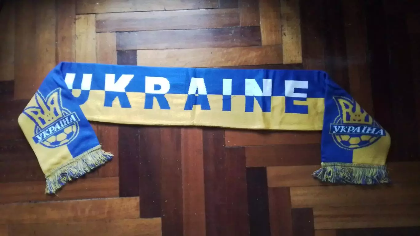 Шарф Украина 1 Печатная литера Желто-синий равномерный фон 1