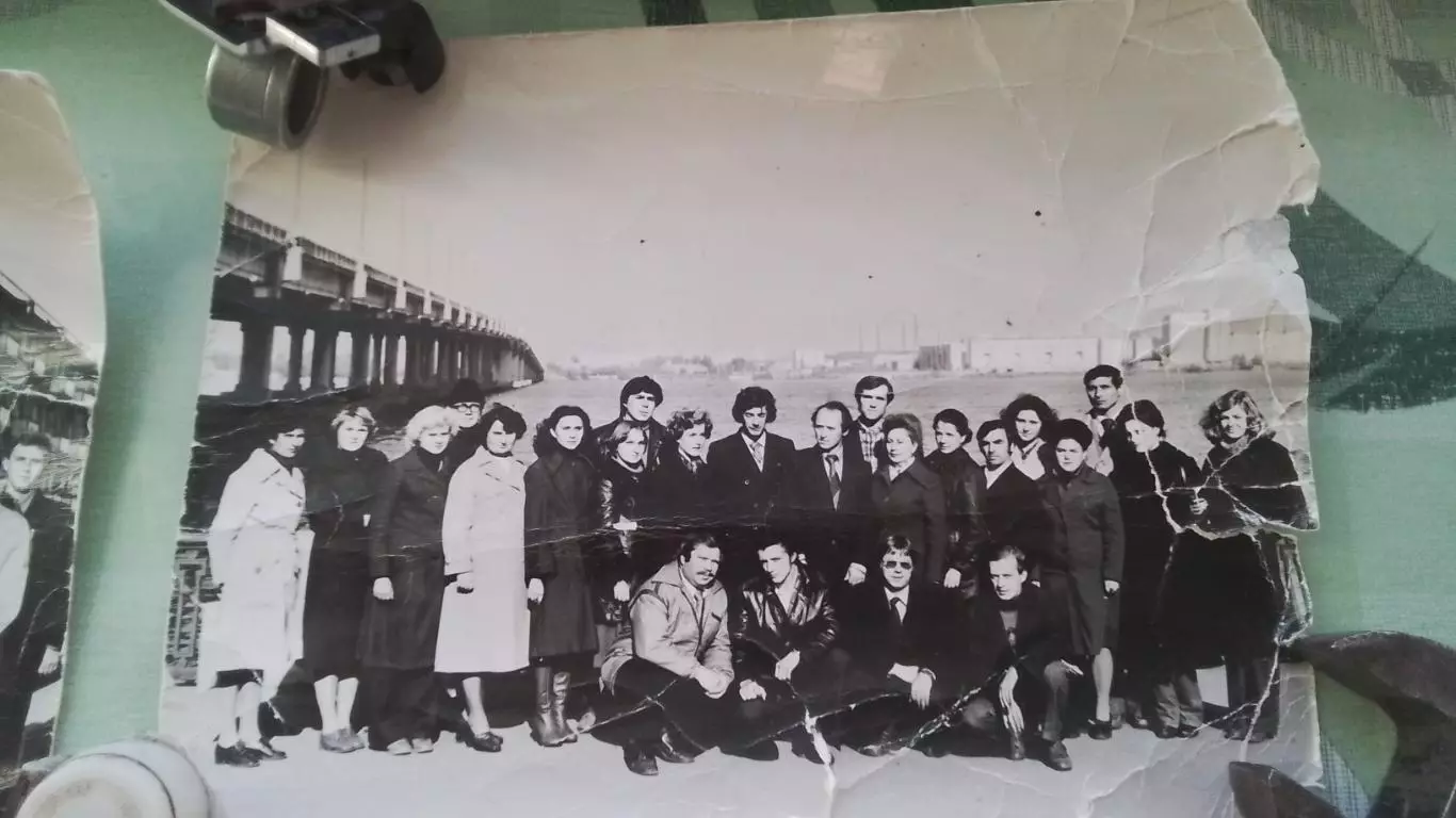 Фото 1 Днепропетровск Курсы повышения квалификации у моста через Днепр Подп 1980