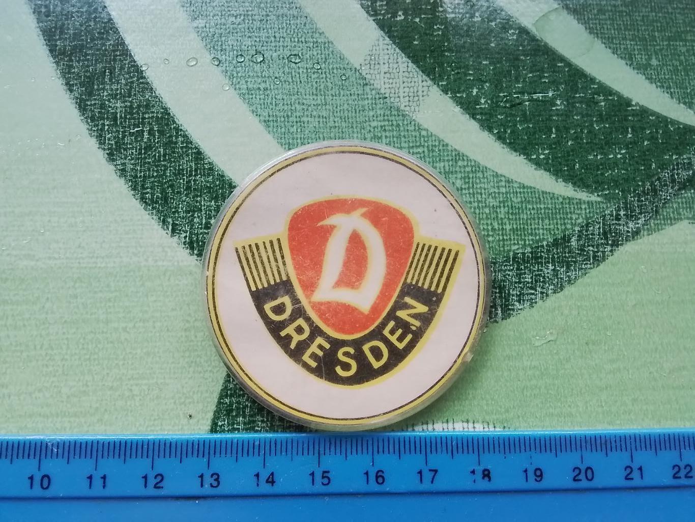 Знак пластмассовый Динамо Дрезден 1979 - 1981