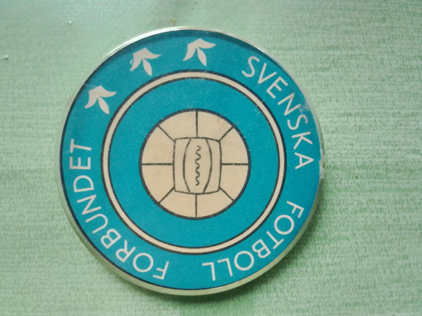 Пластмассовый знак Федерация футбола Швеция 1970 годы