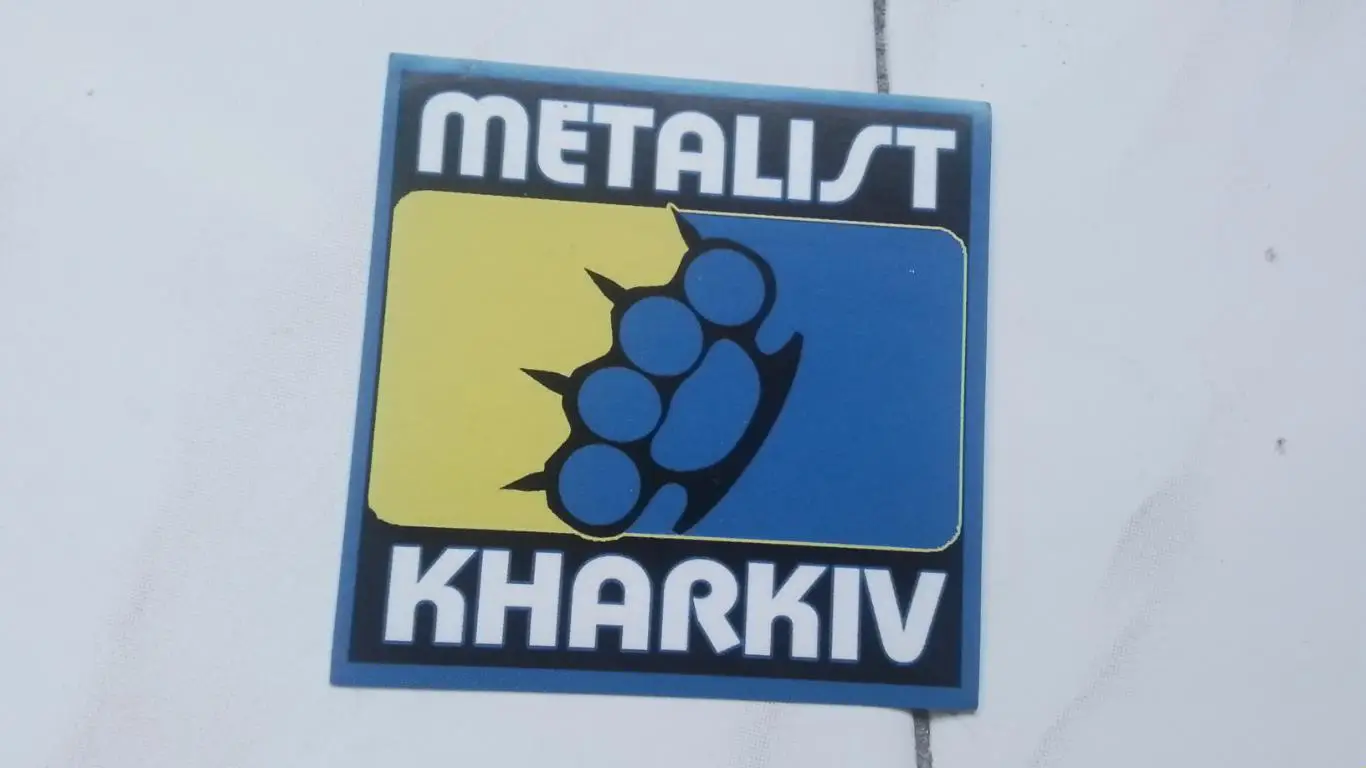 Стикерс Металлист Харьков Желто-синяя лапка хорька