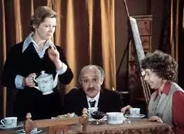 Фото М и Ж играют в шахматы в поезде Дебют Слева похожа на Е Ханаева 1965 - 1967 3