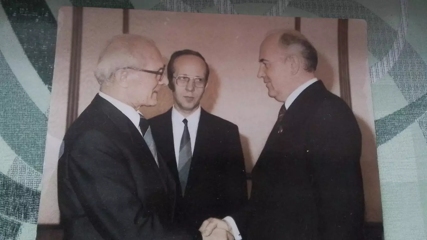 Фото Оригинал Встреча руководителей ГДР и СССР Хонеккера и Горбачева 1989 1