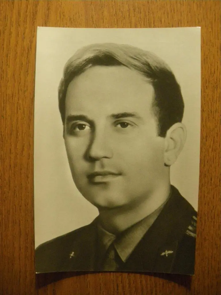 Почтовая марка химик зинин. Имя добровольского. Добровольский космонавт фото. Добровольский г т космонавтов. Добровольский этнограф.