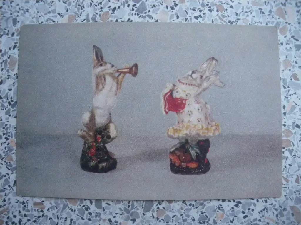 Пляшущая зайчиха. Заяц с трубой Фарфор ЛФЗ 1948 Типография Сов.художник 1953